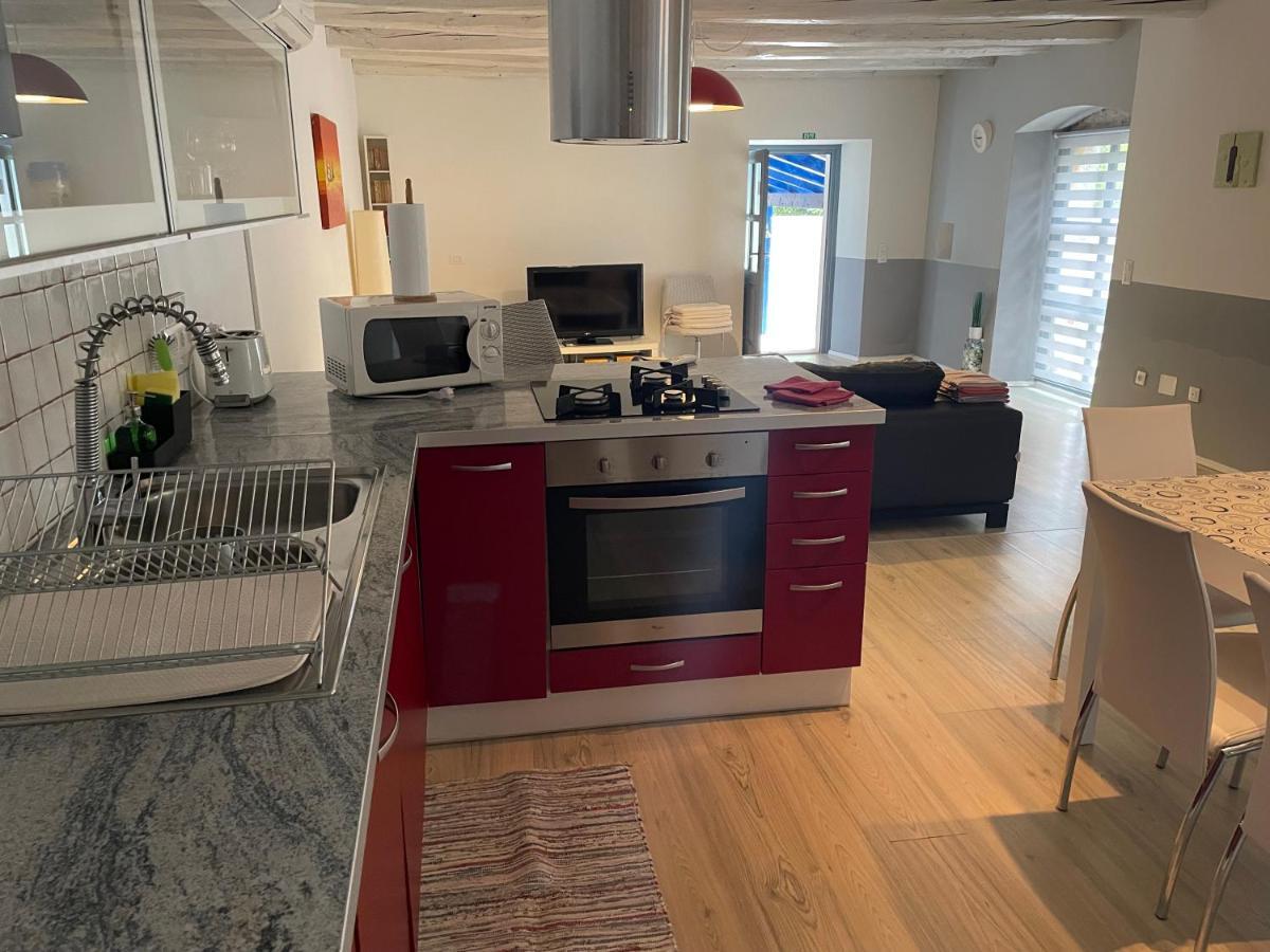 Holiday Home Ava1 With Pool & Holiday Home Ava2 With Whirlpool Baderna Eksteriør billede