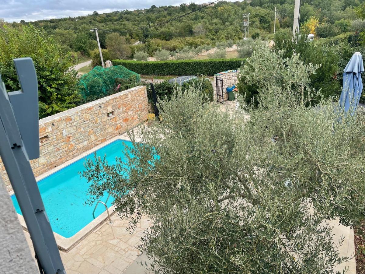 Holiday Home Ava1 With Pool & Holiday Home Ava2 With Whirlpool Baderna Eksteriør billede