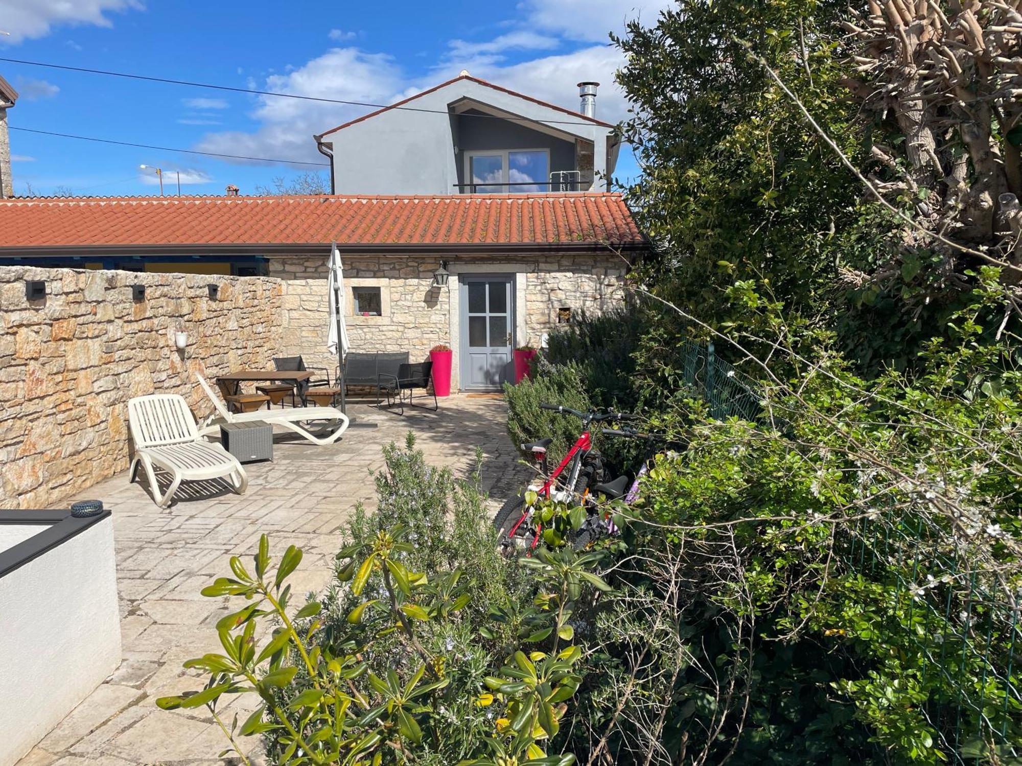 Holiday Home Ava1 With Pool & Holiday Home Ava2 With Whirlpool Baderna Eksteriør billede
